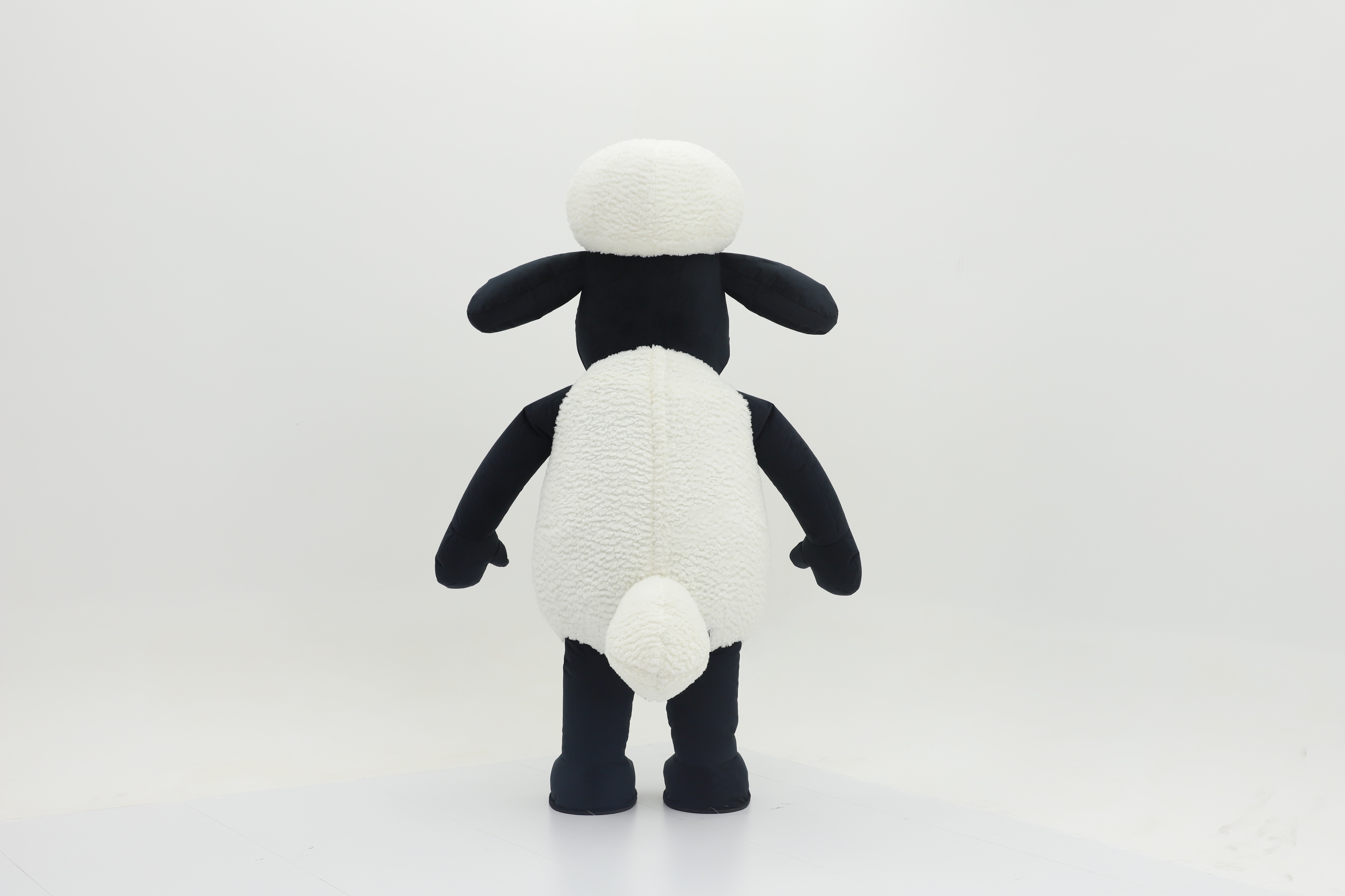 Shaun the Sheep Farm White Unisex Adult Inflatable Sheep Mascot Costume 2m/2.6m for Events Rental Hot Selling,Big Mascot,MOQ 1 PCS Farm White Unisex Adult Inflatable Sheep Mascot Costume 2m/2.6m for Events Rental Hot Selling