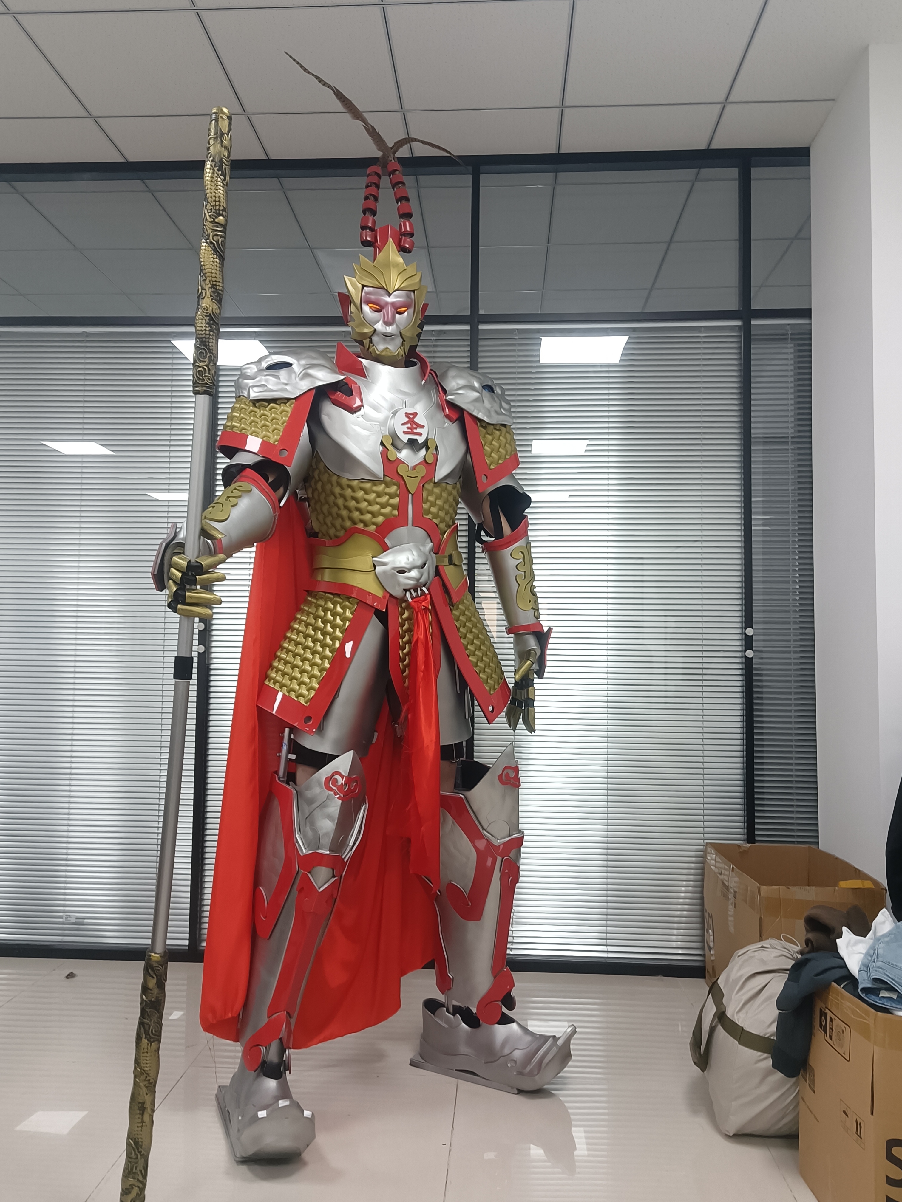 Megatron Transformers Realistic LED Animal Robot Stilt Walker Mascot Costume for Adults Unisex Halloween Party Wear Happy Sky,Big Mascot,Realistic LED Animal Robot Stilt Walker Mascot Costume for Adults Unisex Halloween Party Wear Happy Sky