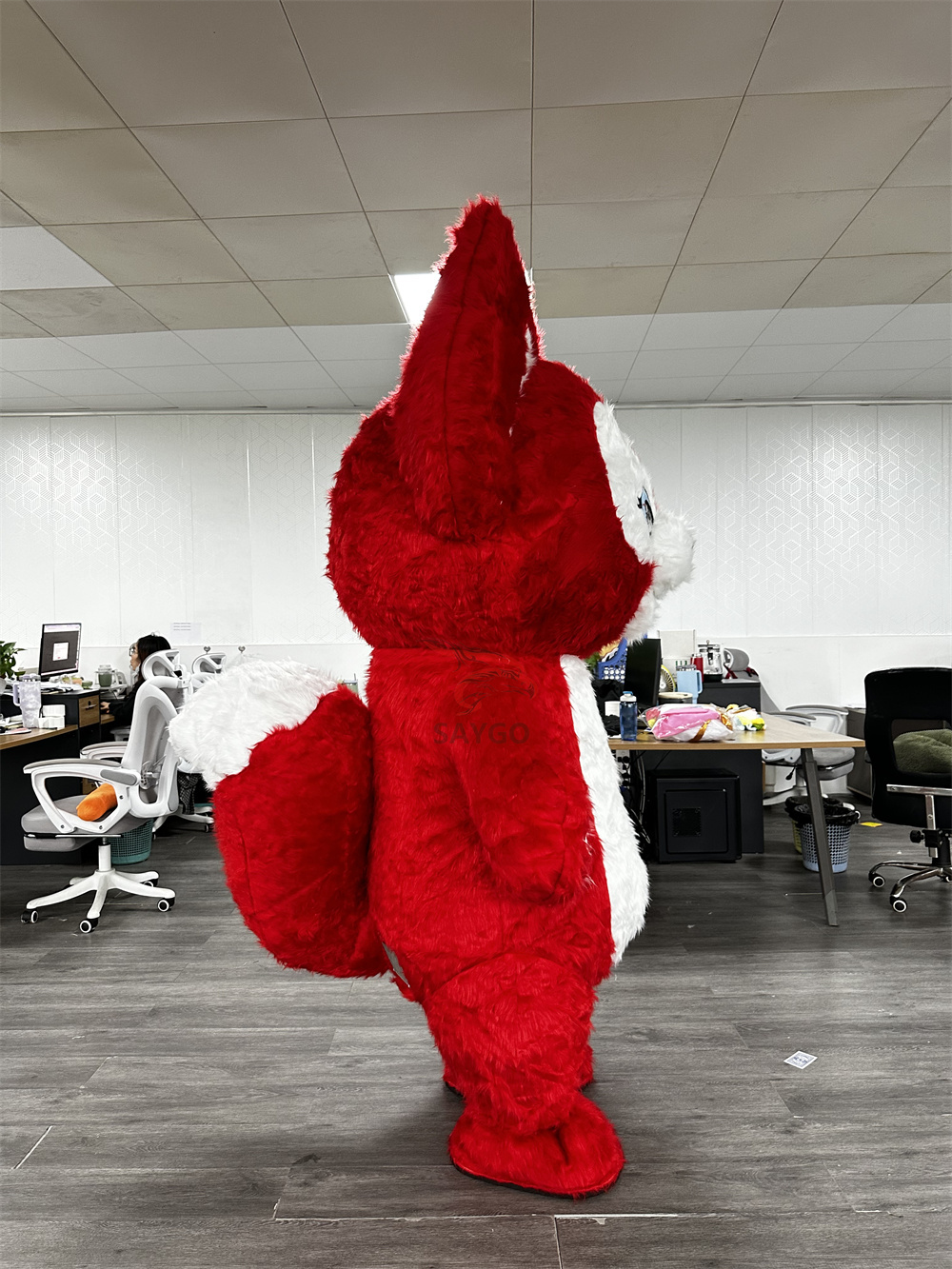 Fur Plush 2.2m Giant Red fox Cartoon Character Costumes for Adults Carnival Halloween Cosplay Dress up fox Inflatable Suit