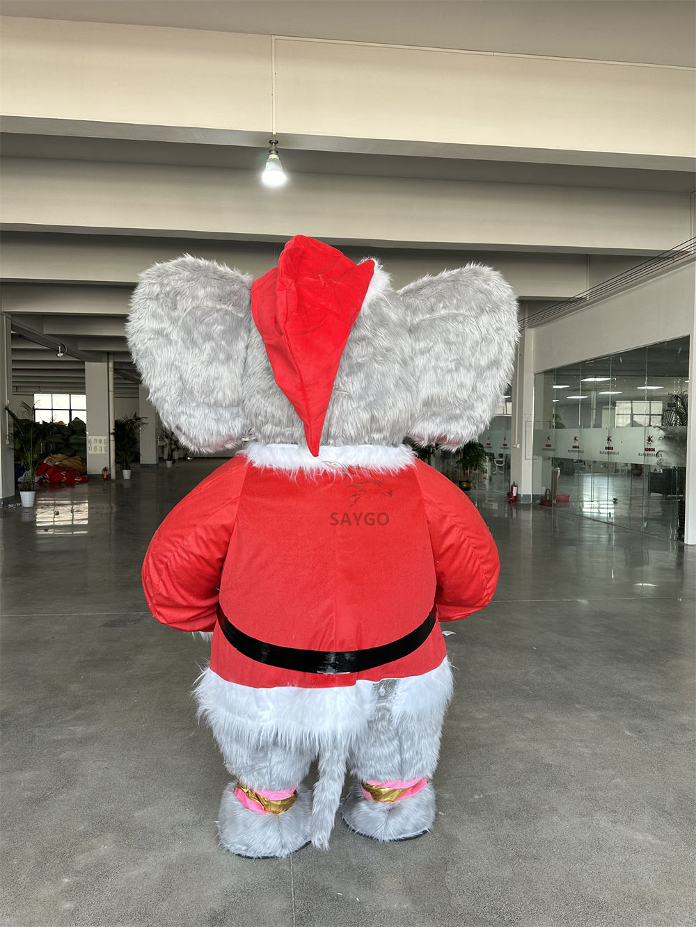 High Quality Inflatable 2m/2.6m Realistic Walking Inflatable Christmas Clothing Elephant Mascot Costume
