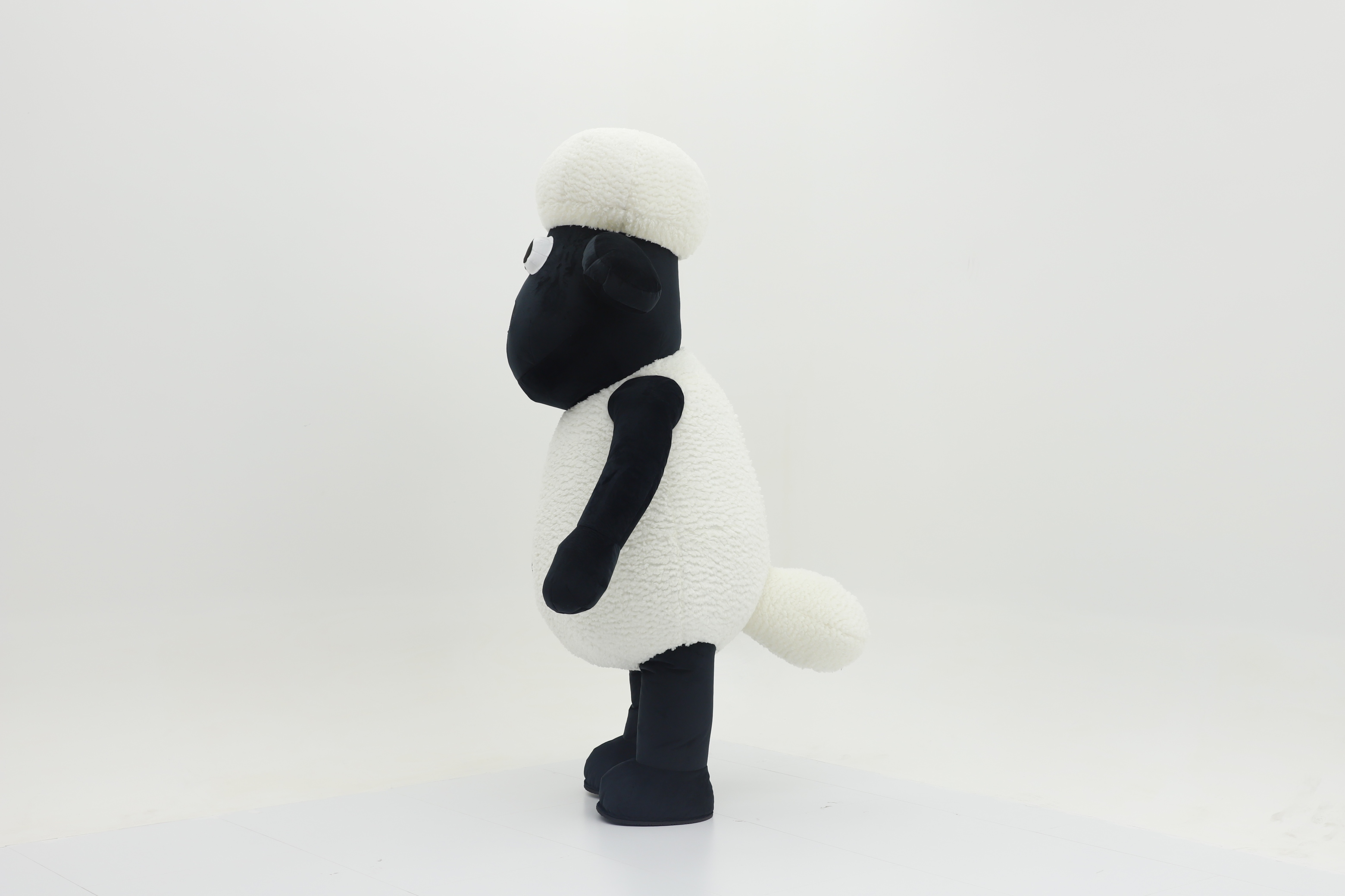 Shaun the Sheep Farm White Unisex Adult Inflatable Sheep Mascot Costume 2m/2.6m for Events Rental Hot Selling,Big Mascot,MOQ 1 PCS Farm White Unisex Adult Inflatable Sheep Mascot Costume 2m/2.6m for Events Rental Hot Selling