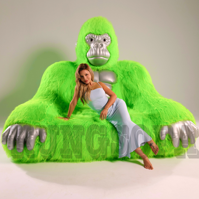 Creative Folding Furry 8ft Inflatable Gorilla Sofa Furniture Air Blow up Gorilla Chesterfield Sofa Bed Luxury Living Room Couch