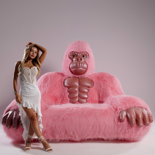 Factory Wholesale of New Fluffy Plush King Kong Sofa Large Animal Gorilla Inflatable Villa Furnishings New Cartoon Characters
