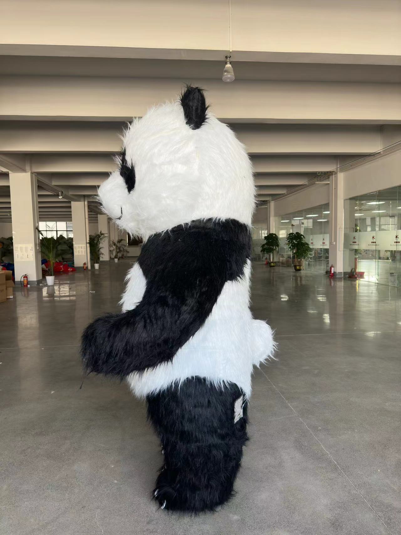 Saygo High Quality Custom Cartoon Giant Advertising Inflatable Walking Mascot Plush Panda Costume