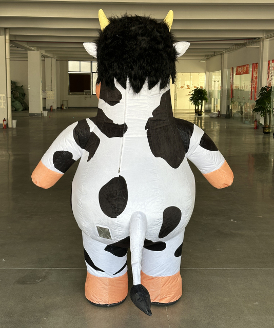 Custom Cartoon Inflatable Walking Costume With Built-in Fan Holiday Party Men and Women Inflatable Cow Costume Mascot