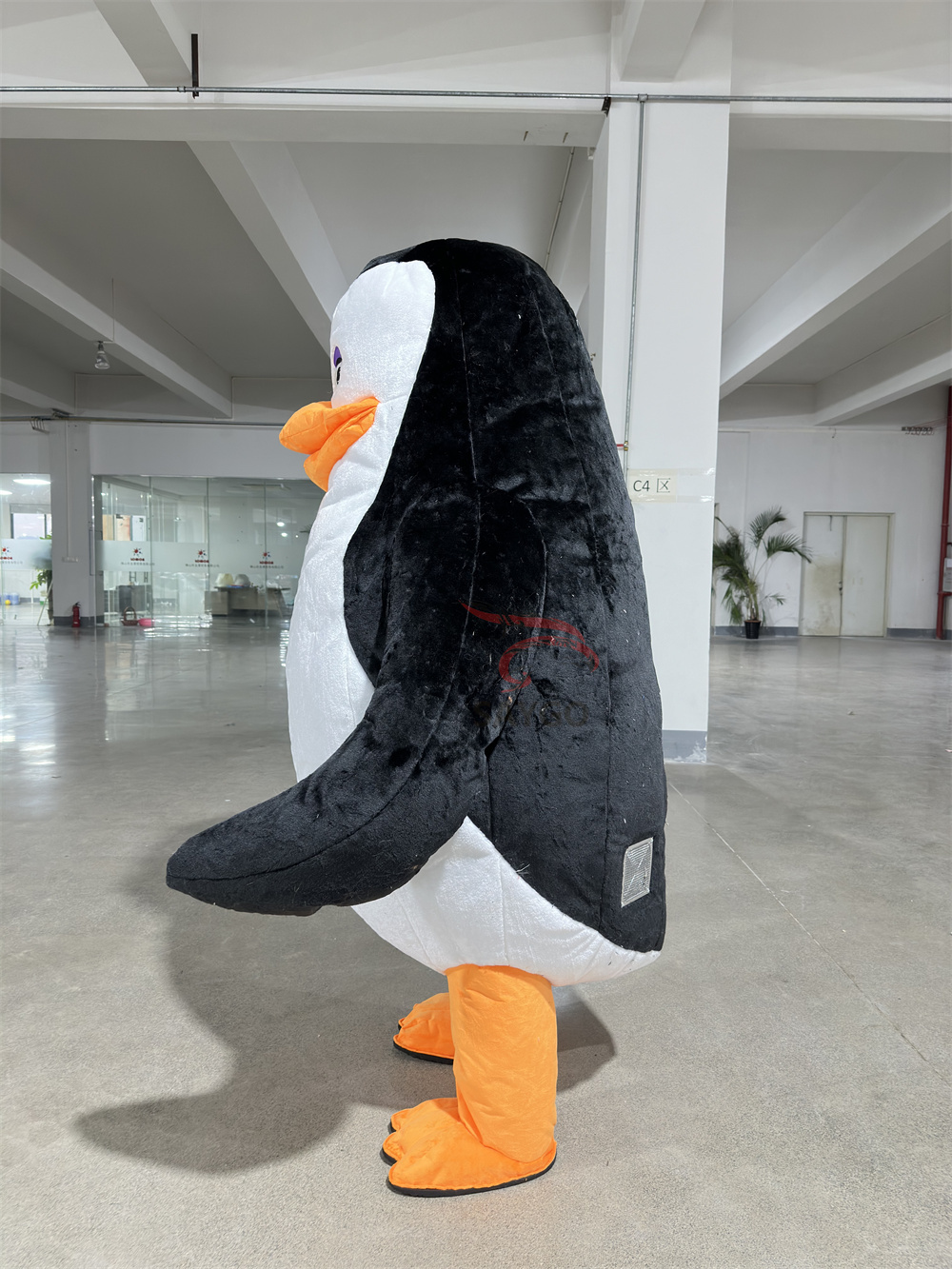 Factory Direct Inflatable Mascot Bear Suit Adult Blow up High Quality 2m/2.6m Penguin Animal Cosplay Dress Mascot Costume