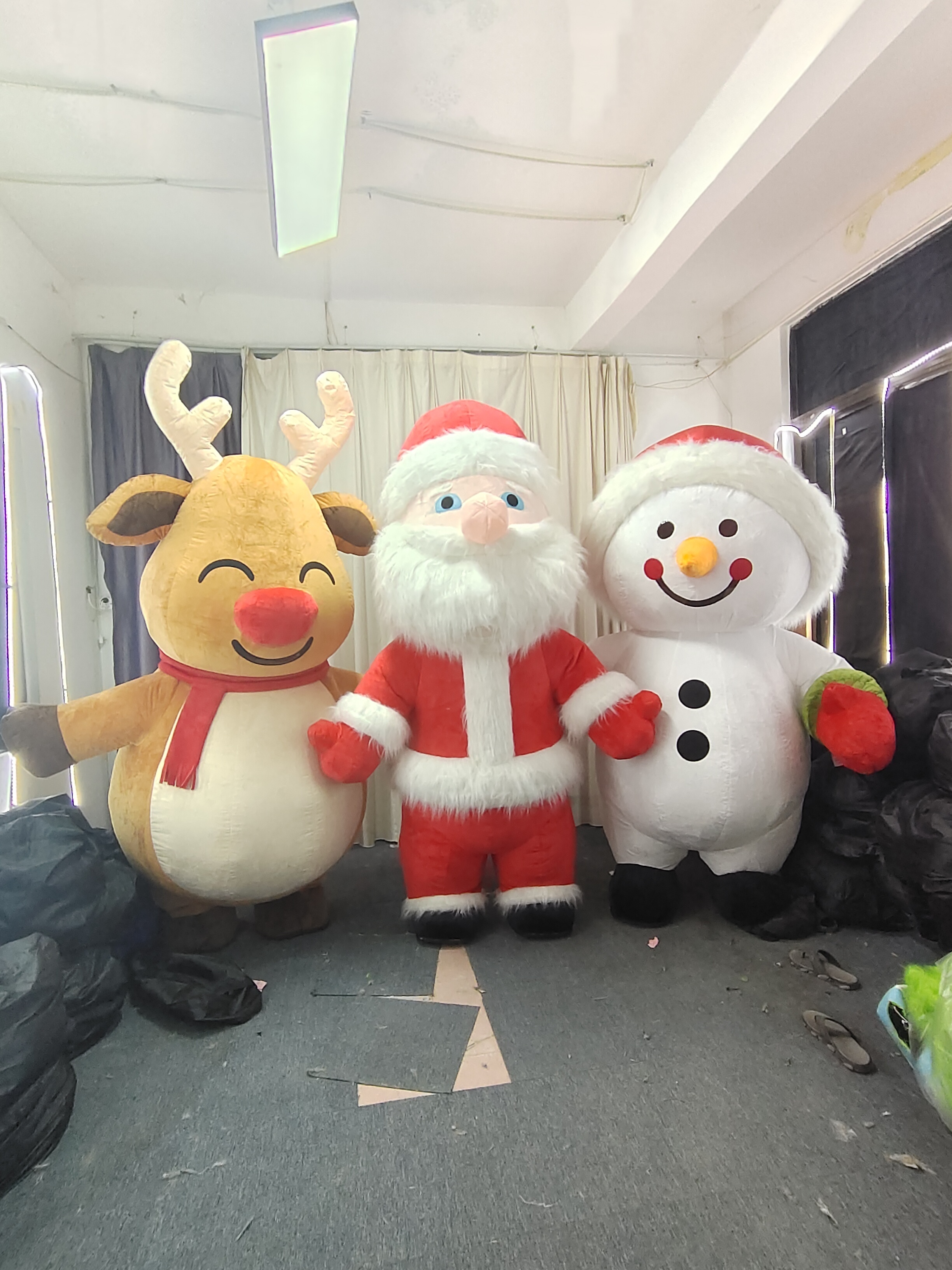 Saygo Mardi Gras Carnival Cartoon Anime Fur Material Inflatable Santa Claus Doll Snowman Dress Deer Reindeer Costume Mascot