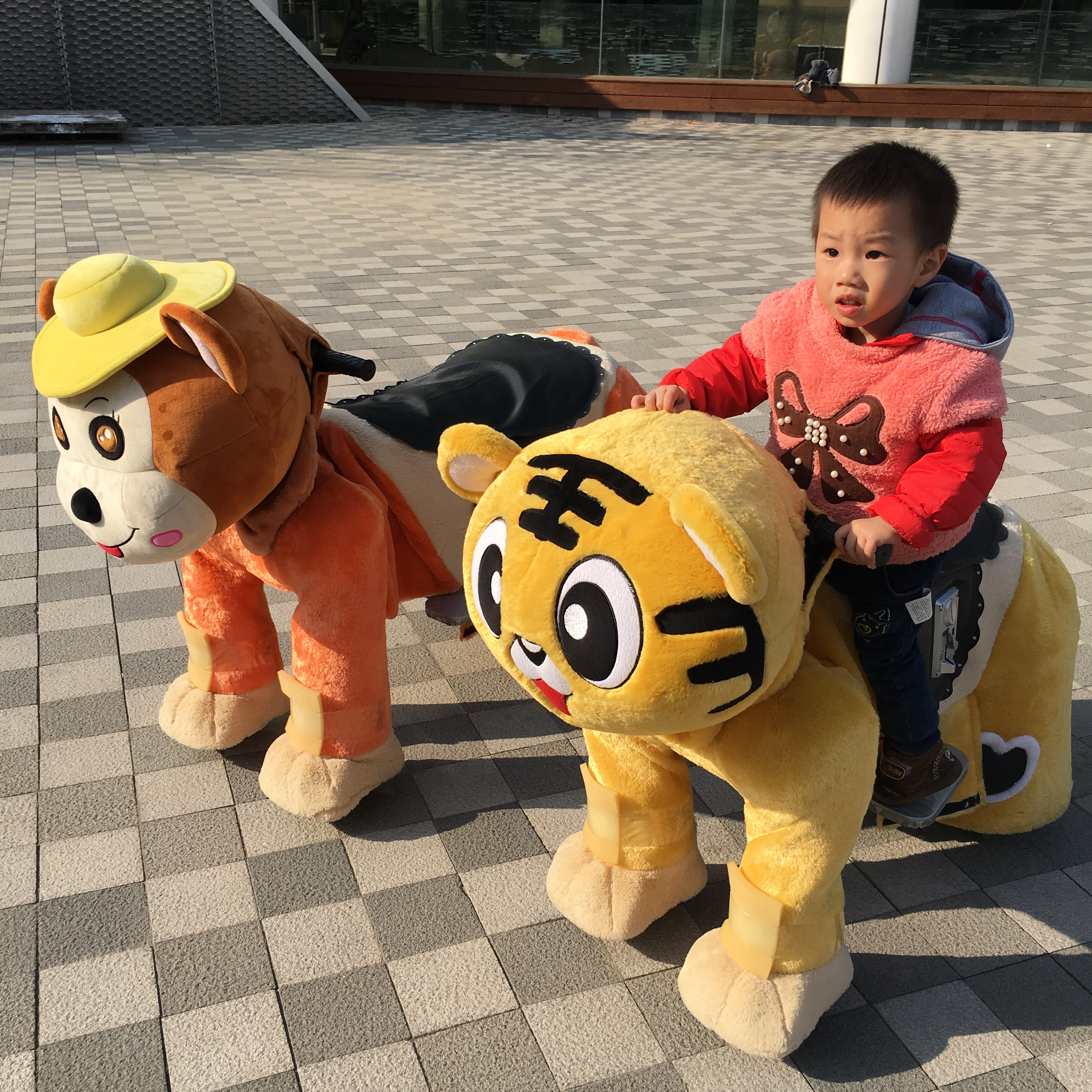 Unisex Eco-Friendly Large Stuffed Animal Toy Plush Bear Horse Design Electric Scooter for Kids Adults Ride-On Mall Entertainment