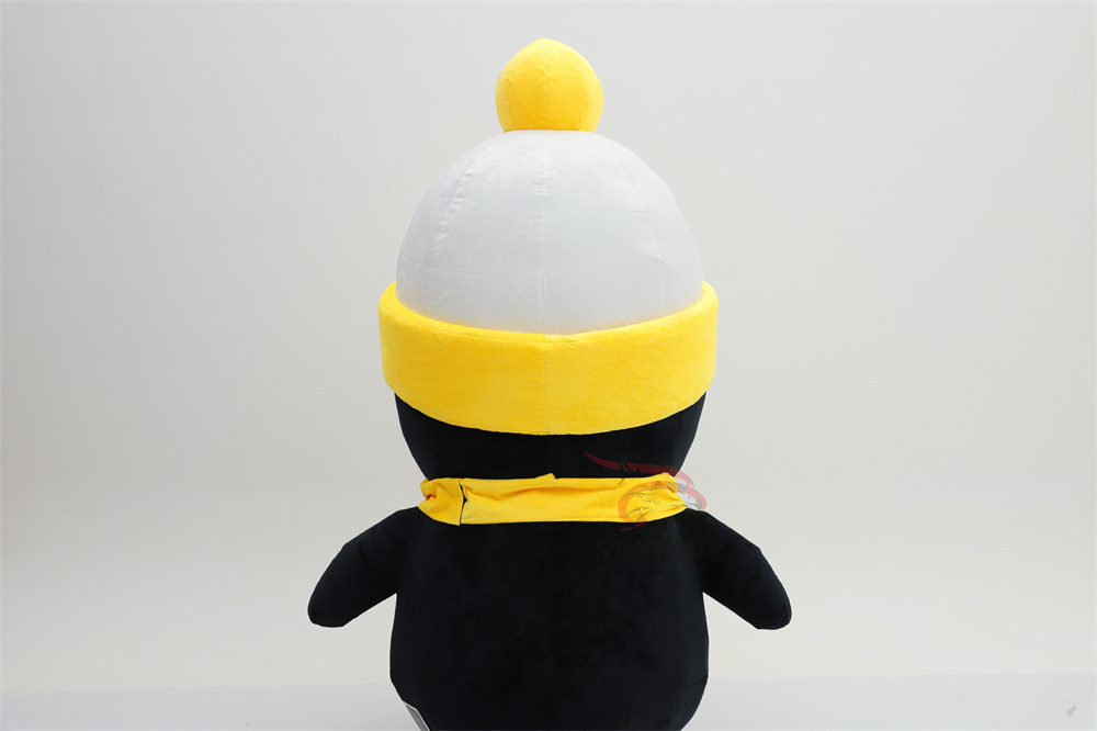 Yellow Scarf Penguin Commercial Factory Price 2m/2.6m Walking Plush Penguin Mascot Costume Adult Inflatable Cartoon Halloween Anime,Big Mascot,2025 Saygo Commercial Factory Price 2m/2.6m Walking Plush Penguin Mascot Costume Adult Inflatable Cartoon Halloween Anime