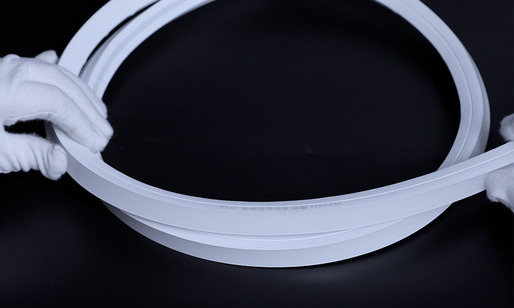 Easy installation 24V waterproof white silicone light strip. Suitable for landscape lighting decoration.,murenled,Wholesale 24V White Silicone Strip IP65 Landscape