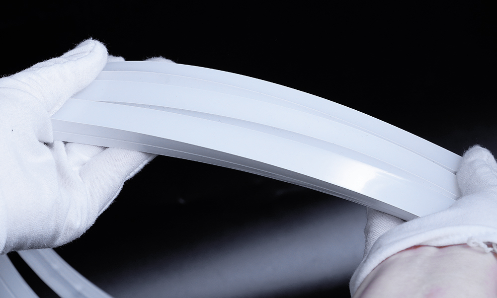 Easy installation 24V waterproof white silicone light strip. Suitable for landscape lighting decoration.,murenled,Wholesale 24V White Silicone Strip IP65 Landscape