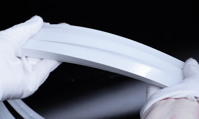 Easy installation 24V waterproof white silicone light strip. Suitable for landscape lighting decoration.,murenled,Wholesale 24V White Silicone Strip IP65 Landscape