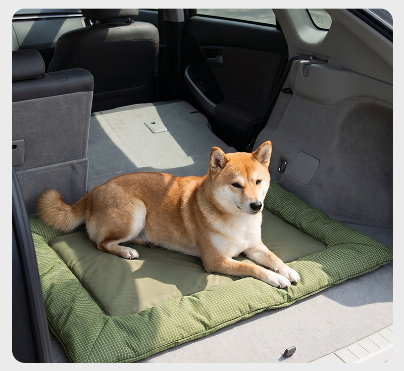 Zozooy Outdoor Plaid Water-Resistant Dog Sleeping Mat