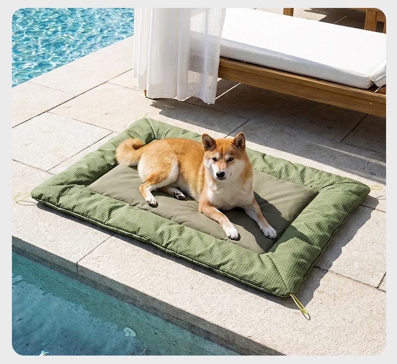 Zozooy Outdoor Plaid Water-Resistant Dog Sleeping Mat