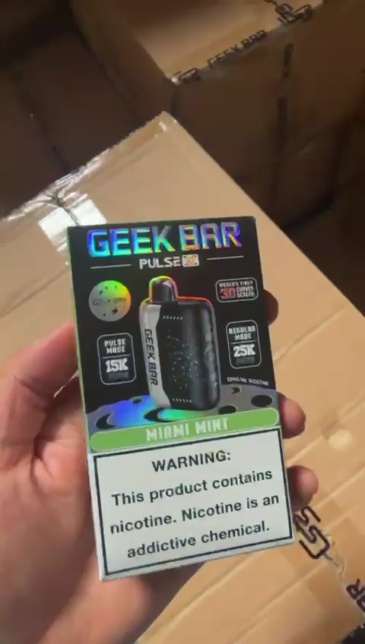 Geek Bar Pulse X 25000 Disposable Vape | 25K Puffs | 3D Curved Screen | Wholesale