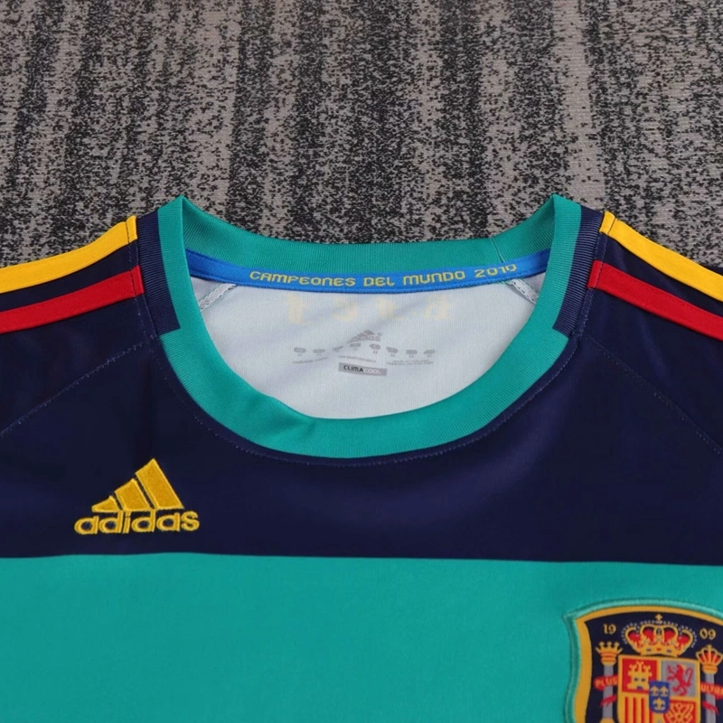 2010 Spain Goalkeeper Kids Kit