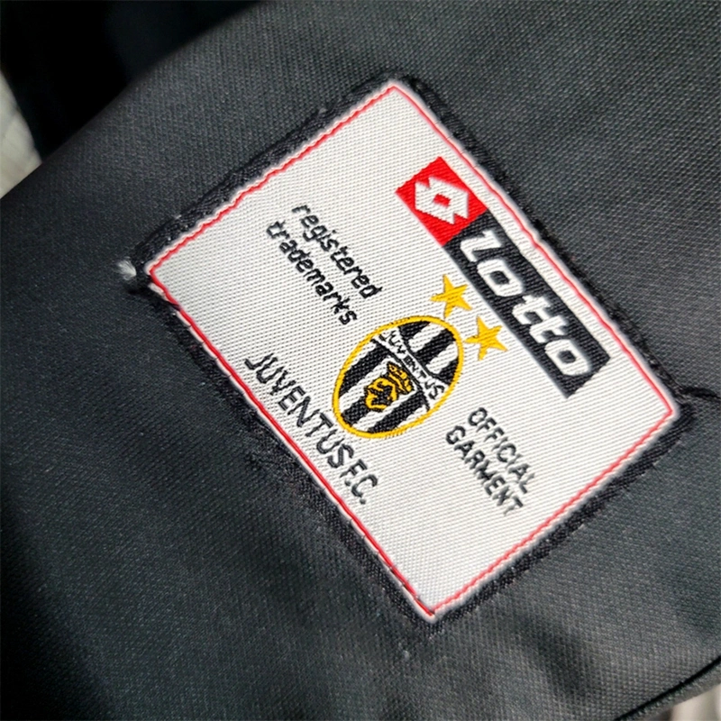 2001/02 Juventus Away Jersey