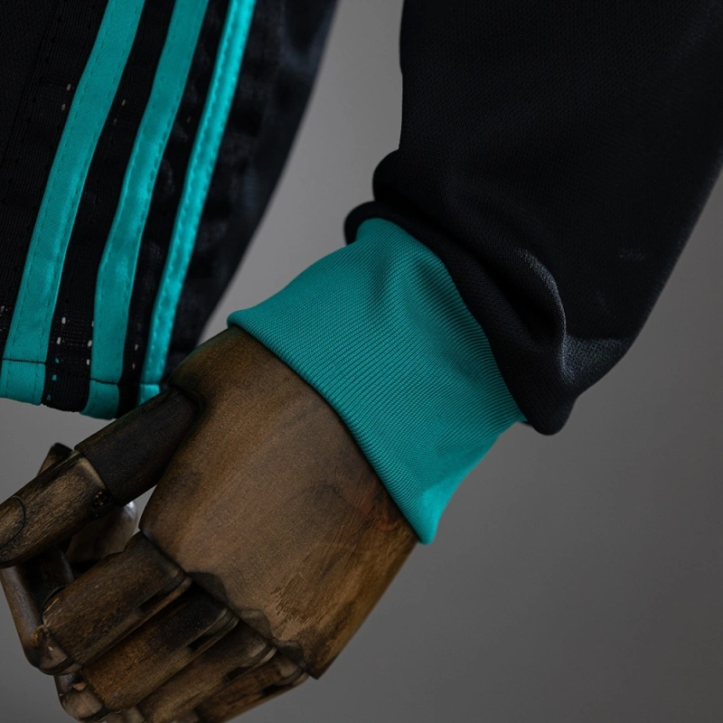 2017/18 Real Madrid Long Sleeve Away Jersey