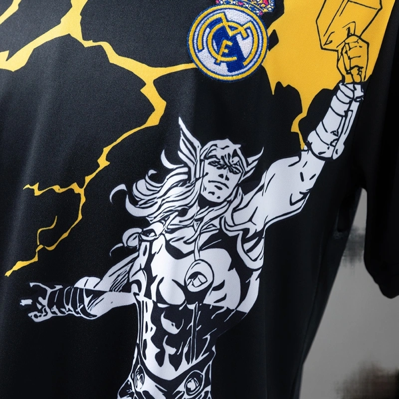 2025/26 Real Madrid Marvel T-Shirt Negra