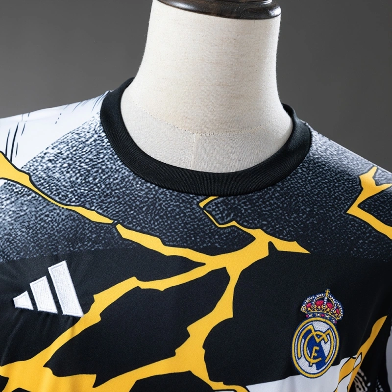 2025/26 Real Madrid Marvel T-Shirt White/Gold