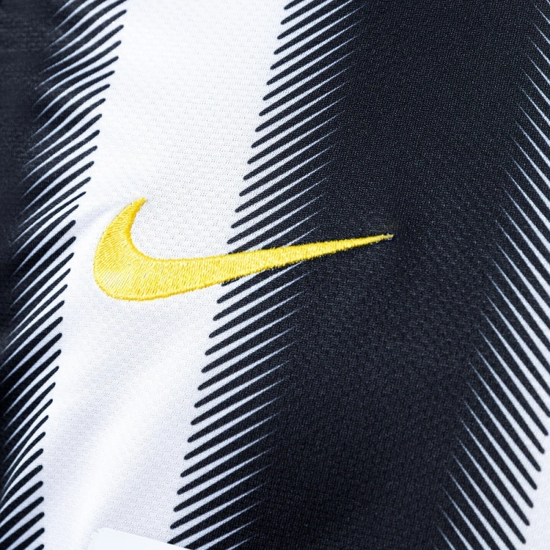 2010/11 Juventus Home Jersey