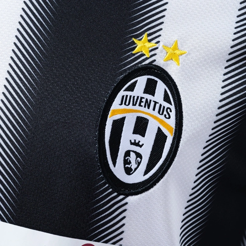 2010/11 Juventus Home Jersey