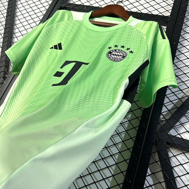 2025/26 Bayern Munich Green Goalkeeper Jersey