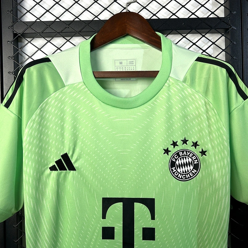 2025/26 Bayern Munich Green Goalkeeper Jersey