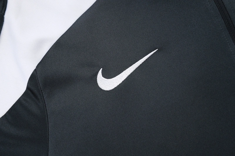 2025/26 Chelsea Tracksuits Training Suit