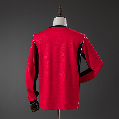 England's away long-sleeved sports uniform for the 2026 World Cup