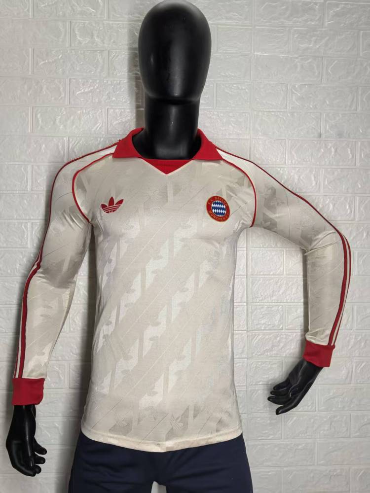 26 27 BAYERN MUNICH Retro casual long-sleeve style (PLAYER VERSION)
