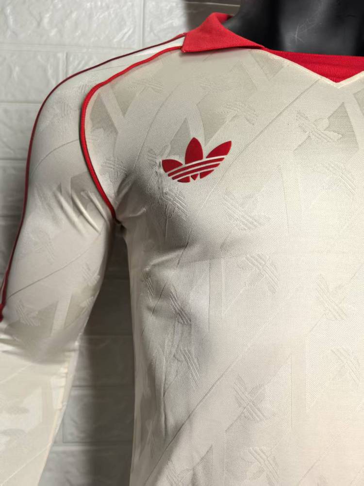 26 27 BAYERN MUNICH Retro casual long-sleeve style (PLAYER VERSION)