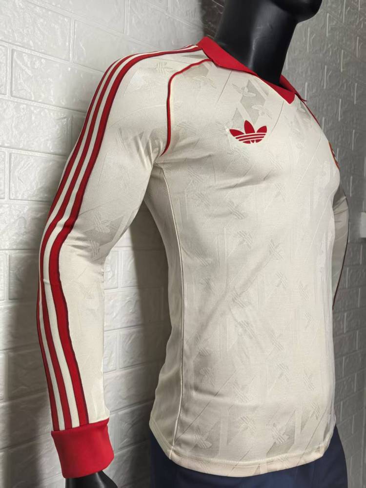 26 27 BAYERN MUNICH Retro casual long-sleeve style (PLAYER VERSION)