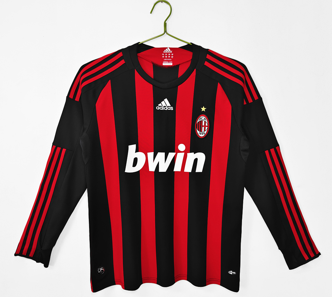 Long sleeves: AC home for the 2008/09 season
