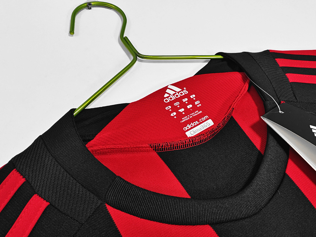 Long sleeves: AC home for the 2008/09 season