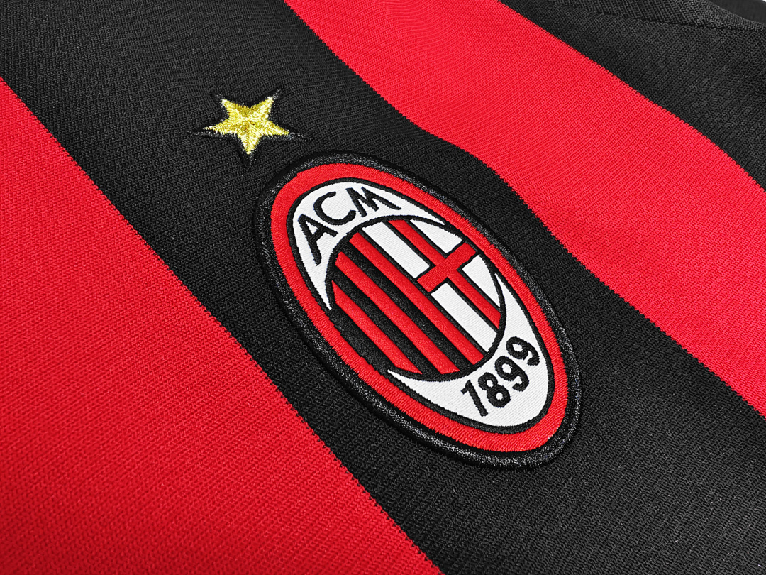 Long sleeves: AC home for the 2008/09 season