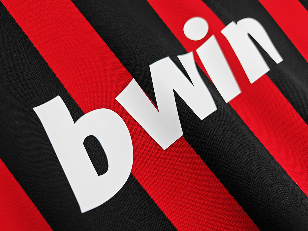 Long sleeves: AC home for the 2008/09 season