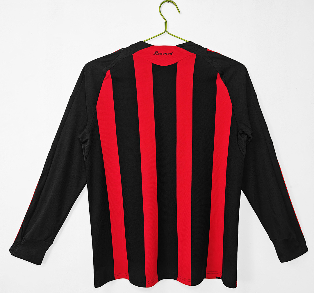 Long sleeves: AC home for the 2008/09 season