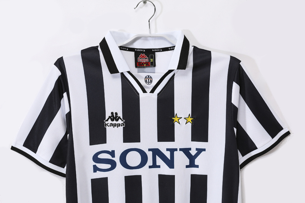 1995/97 season Juventus home