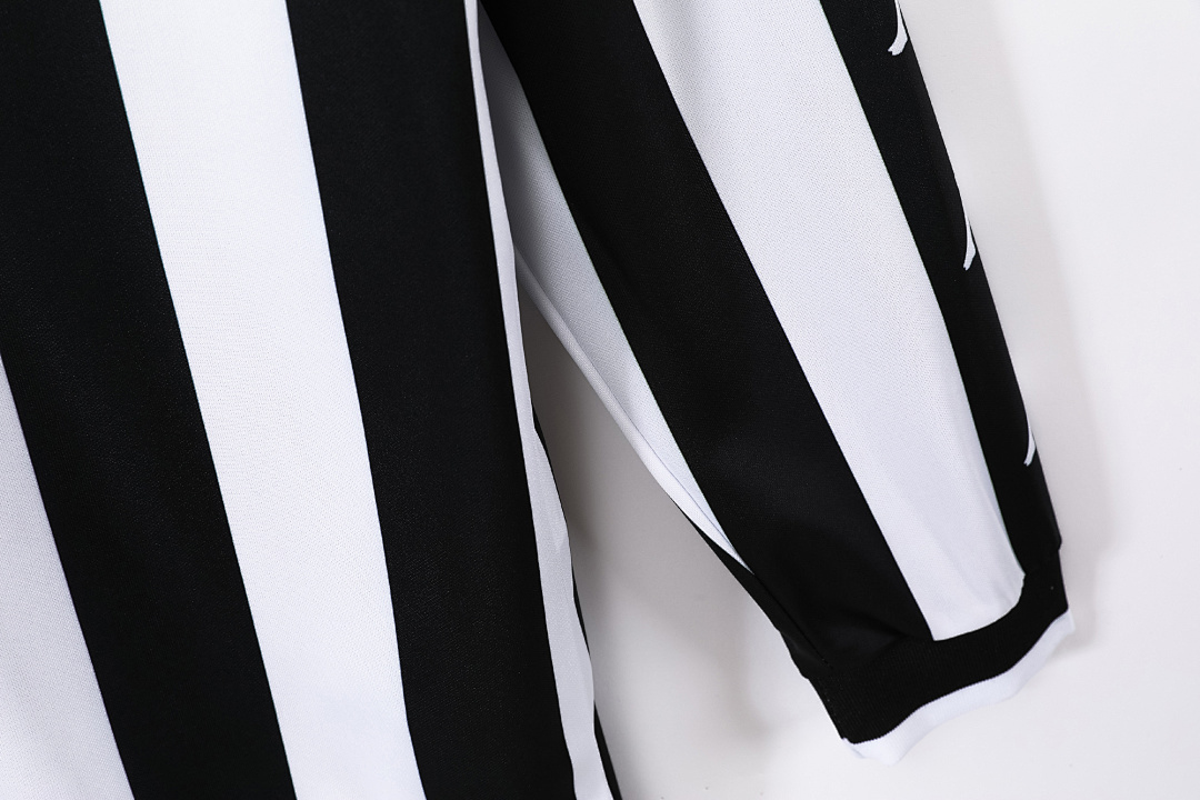 1999/00 season Juventus home long sleeves