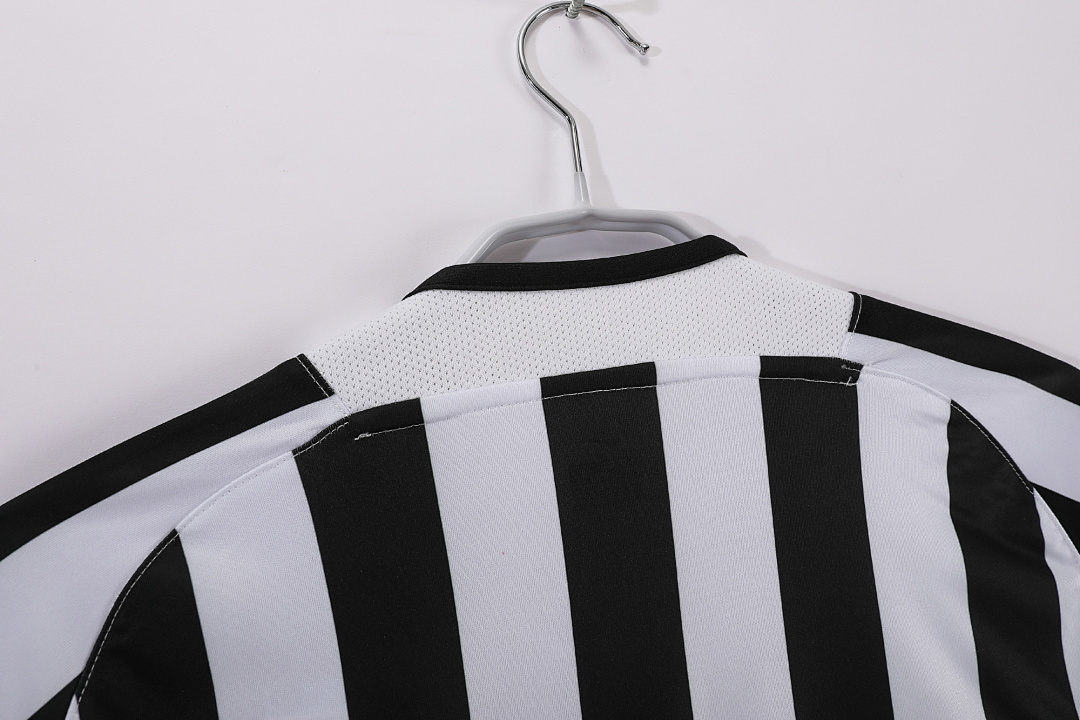 2003/04 season Juventus home