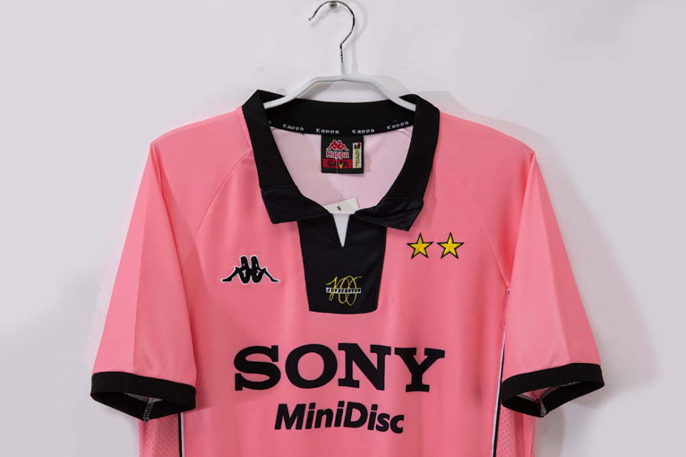 1997/98 season Juventus away