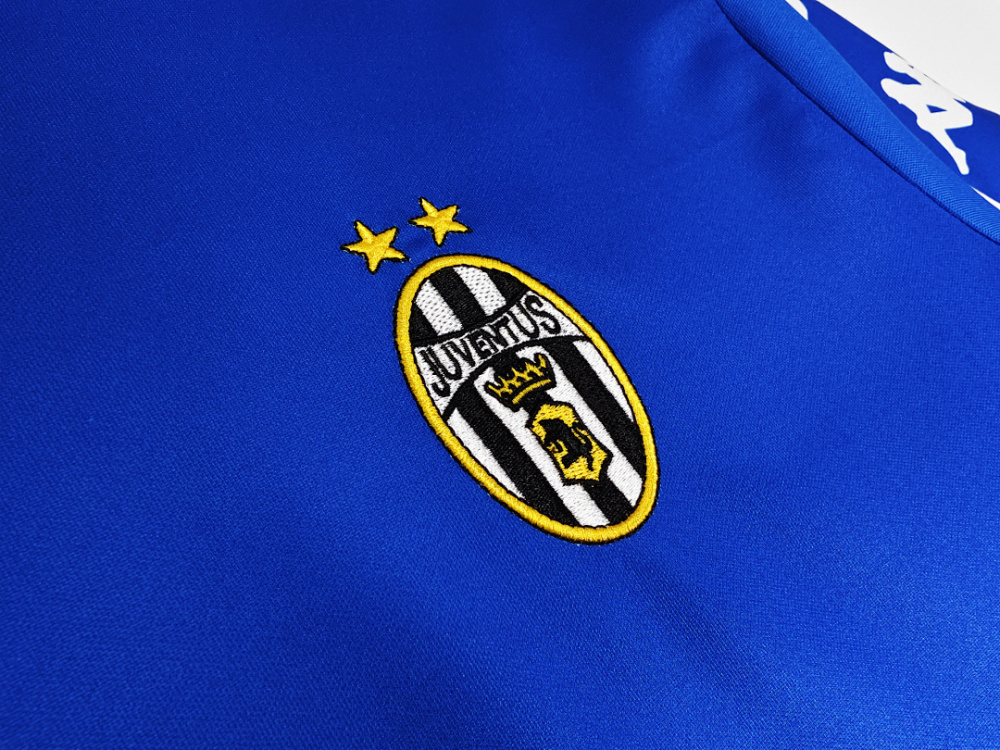 1999/00 season Juventus away