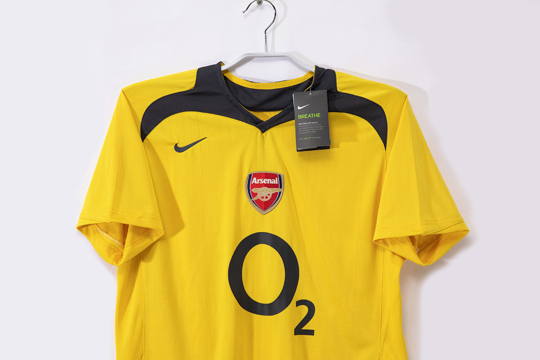 2005/06 season Arsenal away retro