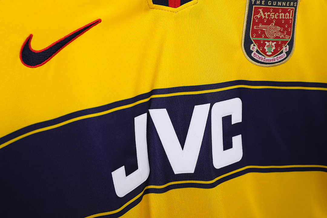1997/99 season Arsenal away retro