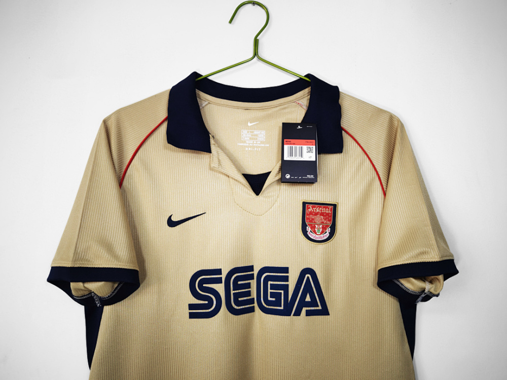 2001/02 season Arsenal away retro