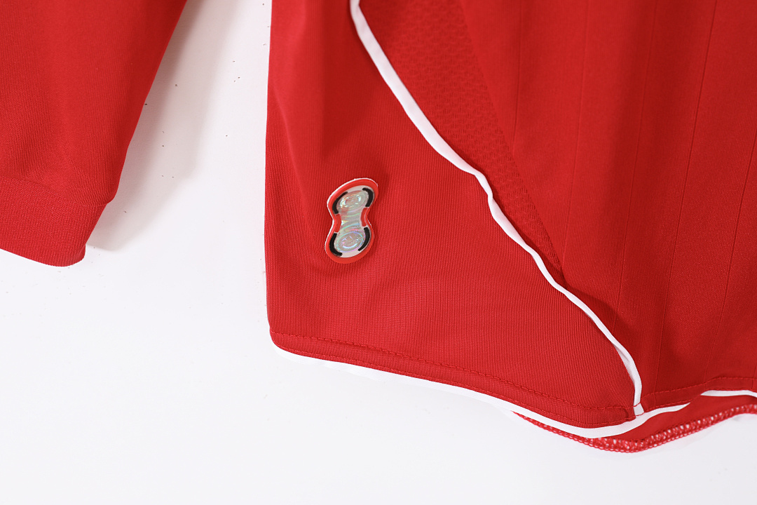 2006/07 season Liverpool home retro long sleeves