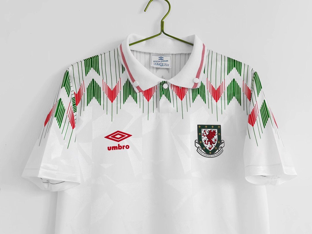 1990/92 season the Wales away retro
