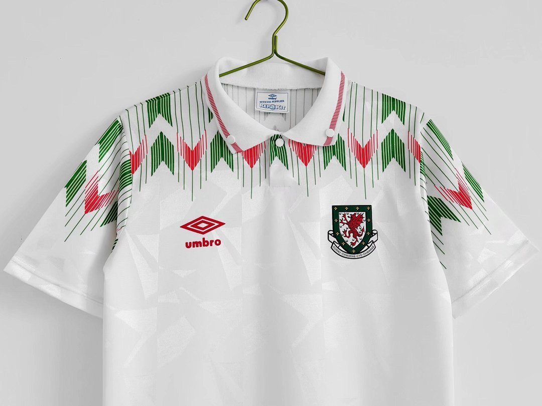 1990/92 season the Wales away retro