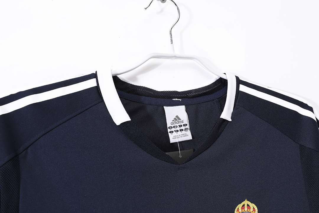 2004/05 season Real Madrid away retro